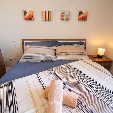 Modern Apt In The Heart Of Maltese Nightlife Сент Джулианс Экстерьер фото